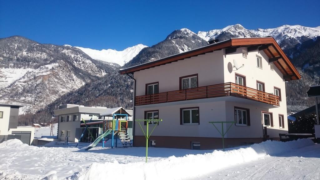 Haus Attos Apartment Umhausen Exterior foto